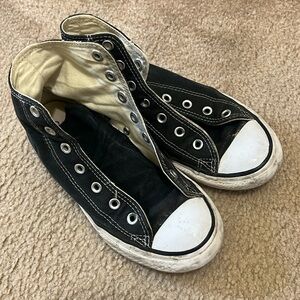 Kids Converse Chuck Taylor High Tops size 2.5 (big kid) Black
